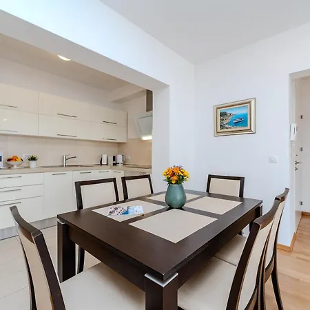 Marie 2 Bedroom *