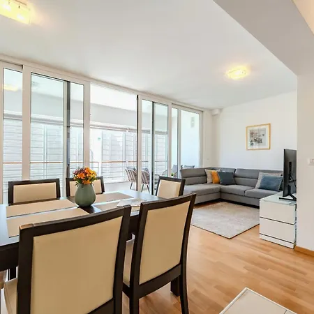 Marie 2 Bedroom 公寓